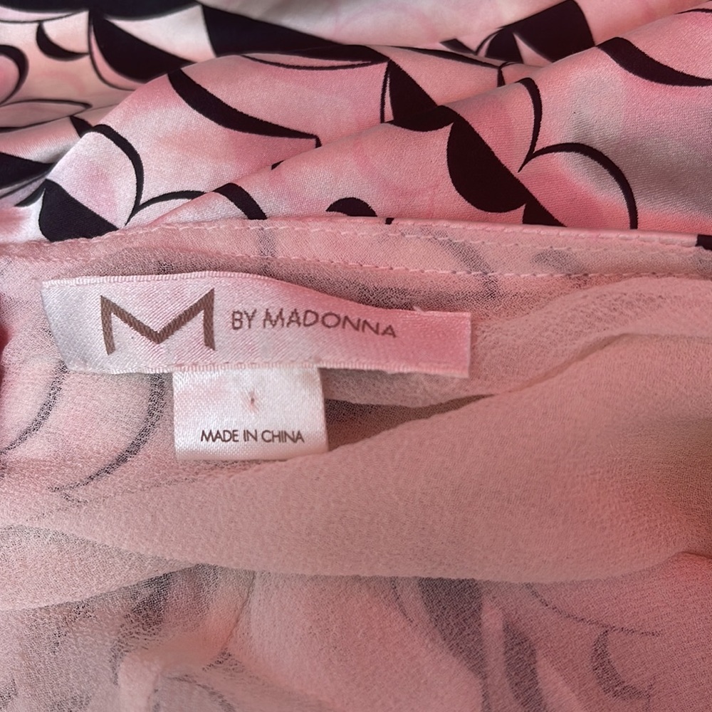 🛍5 for $20 🛍️ Madonna silk halter top - Picture 6 of 6